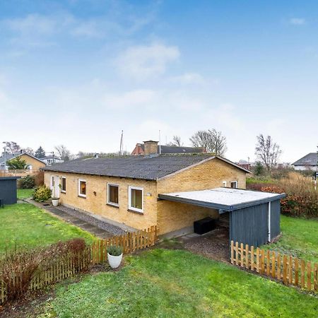 Beautiful Home In Nakskov With Kitchen Eksteriør billede