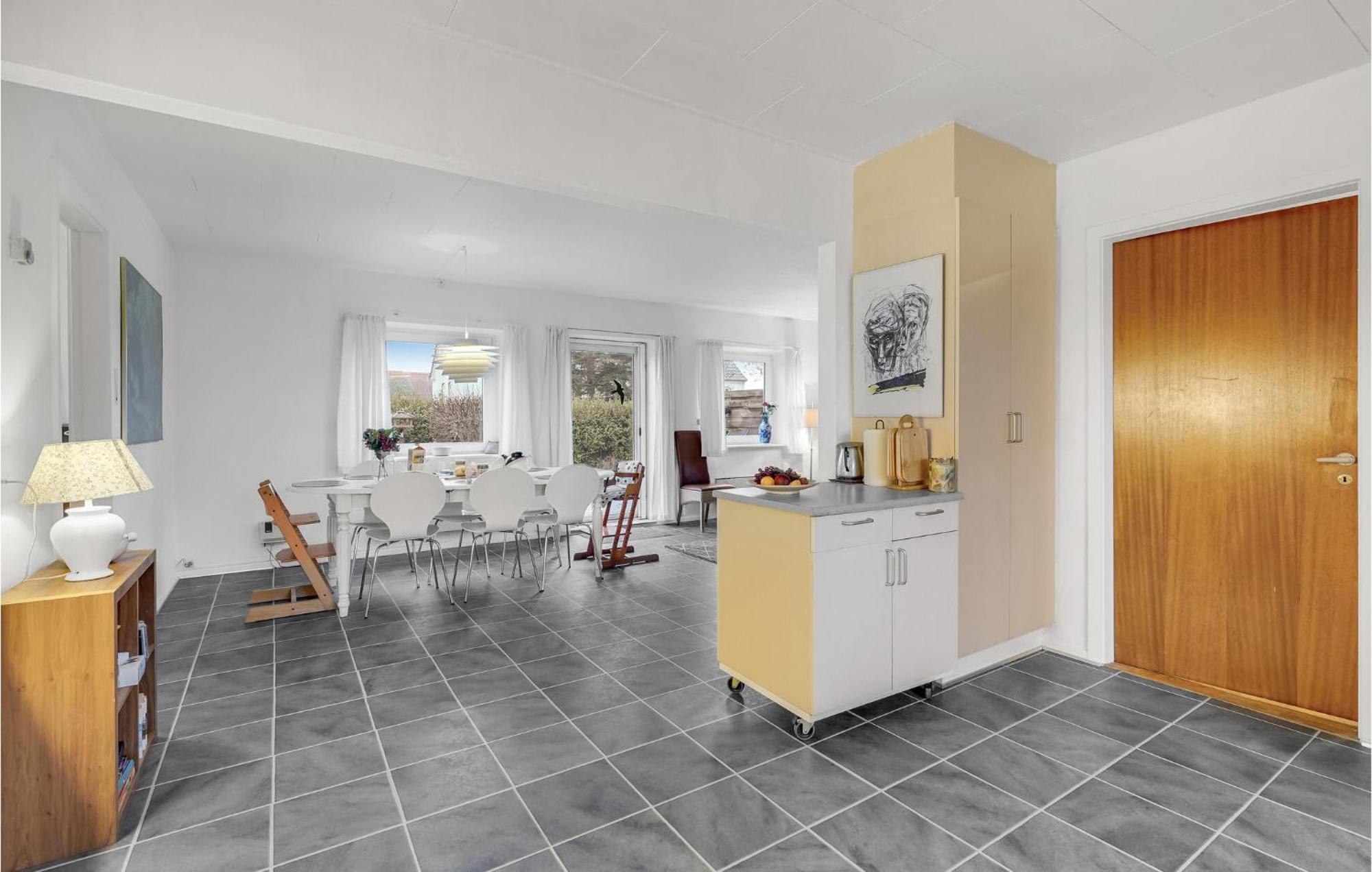 Beautiful Home In Nakskov With Kitchen Eksteriør billede
